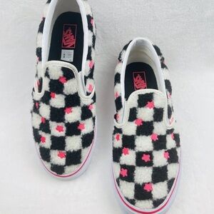 VANS Classic Slip-On Size 6.5 Juniors Sherpa Checkerboard Sneakers